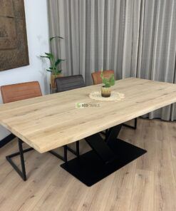 Alternative view of Eikenhout boomstam tafel V-Onderstel