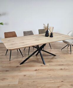 Eiken tafel afgeronde hoeken met Twist-Onderstel K4