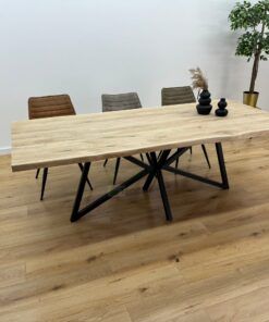 Eikenhout boomstam tafel met X-Vlinder onderstel
