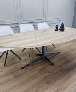 Alternative view of Eikenhout Organische tafel met Octo onderstel