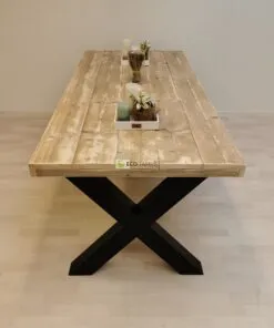 Alternative view of Industriële steigerhout tafel X-Onderstel