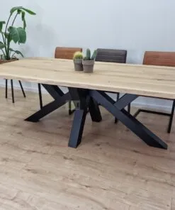 Alternative view of Eikenhout boomstam tafel met W Onderstel