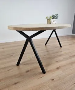 Alternative view of Eiken Ovale tafel met Scissor poten