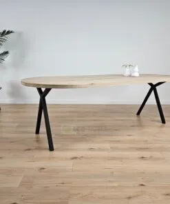 Alternative view of Eiken plat ovale tafel met Scissor poten