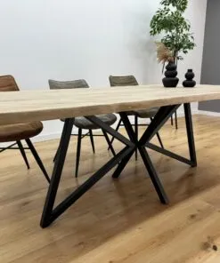 Alternative view of Eikenhout boomstam tafel met X-Vlinder onderstel