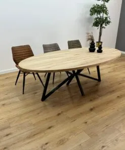 Eiken ovale tafel met X-Vlinder onderstel