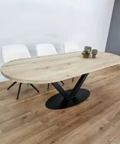 Alternative view of Eiken plat ovale tafel met V-Poot ovaal