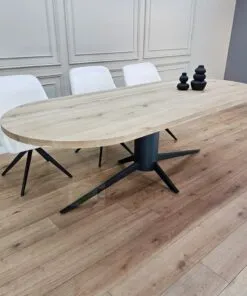 Alternative view of Eiken plat ovale tafel met Otrix onderstel