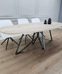 Alternative view of Eiken Deens ovale tafel met Libelle onderstel