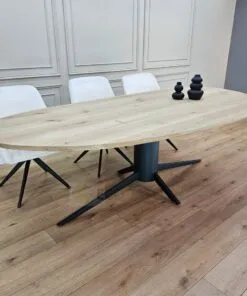 Alternative view of Eikenhout Organische tafel met Ostrix onderstel