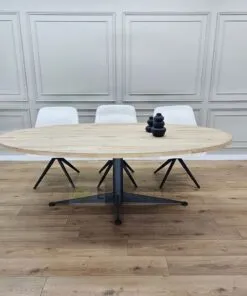 Eikenhout ovale tafel met Octo onderstel