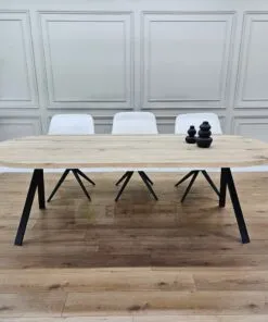 Eiken plat ovale tafel met hoge Kik poten
