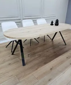Alternative view of Eiken plat ovale tafel met hoge Kik poten