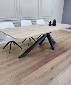 Alternative view of Eiken tafel met afgeronde hoeken met Matrix-K onderstel