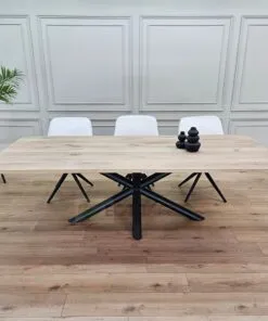 Eiken tafel met afgeronde hoeken met Matrixpoot ronde buis