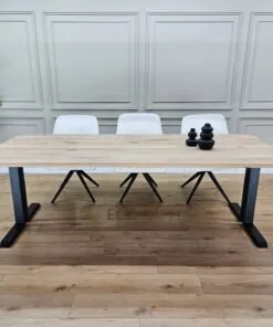 Eiken tafel afgeronde hoeken met dubbele L poten