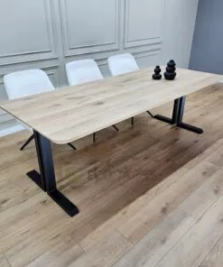 Alternative view of Eiken tafel afgeronde hoeken met dubbele L poten