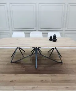 Eiken tafel met afgeronde hoeken met Libelle onderstel