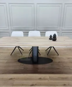 Eiken tafel met afgeronde hoeken met O-Ovaal onderstel