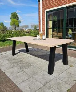 Douglashout tuintafel met A zonder ligger poten