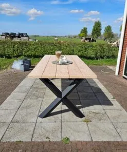 Alternative view of Douglashout tuintafel met Diamant X poten
