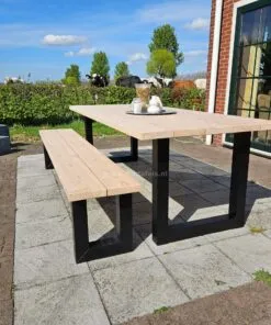 Douglashout tuintafel met U poten