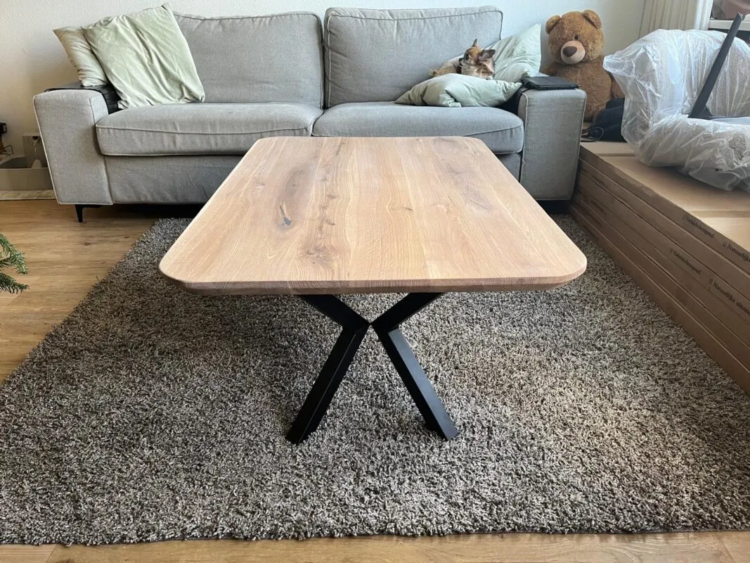 Eiken salontafel met afgeronde hoeken