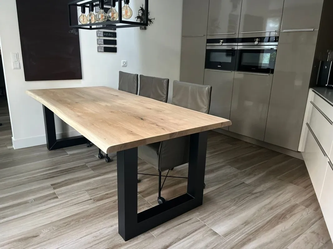 Eiken boomstam tafel