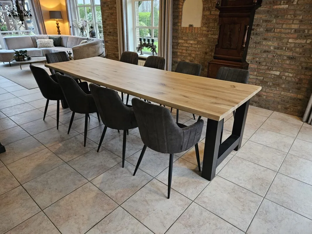 Eiken boomstam tafel